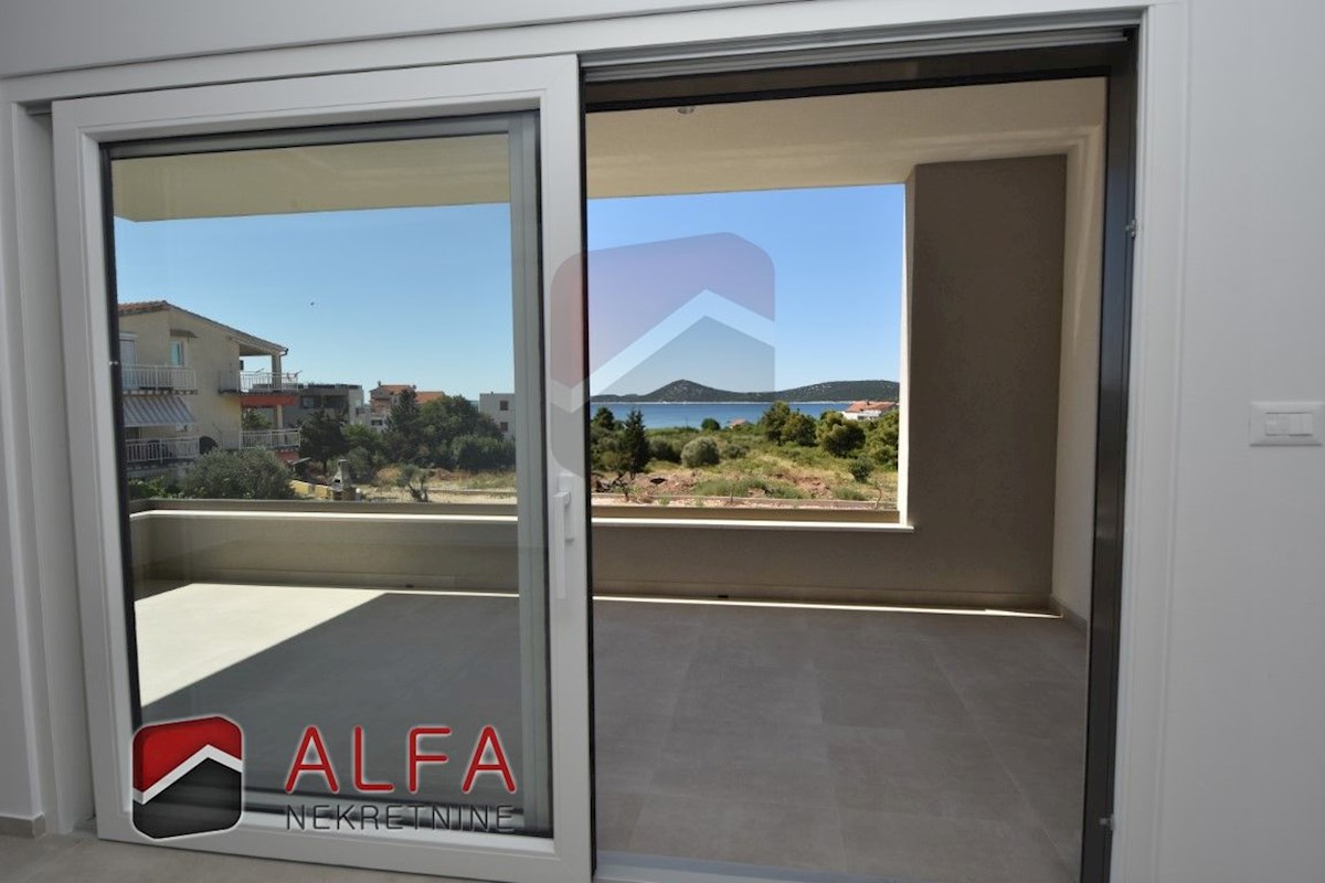 Croazia, Vodice, nuovo appartamento con due camere da letto in vendita, primo piano, vista mare