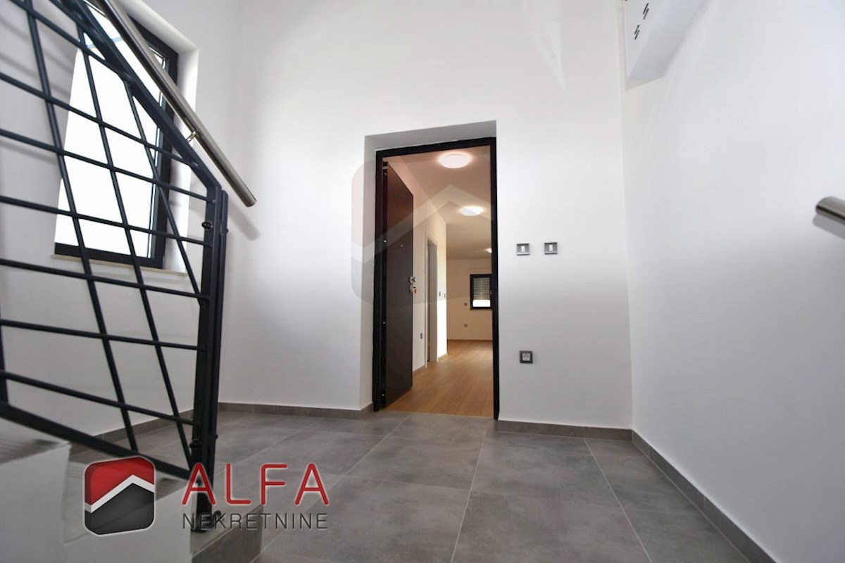 Croazia, Vodice, nuovo appartamento con due camere da letto in vendita, primo piano