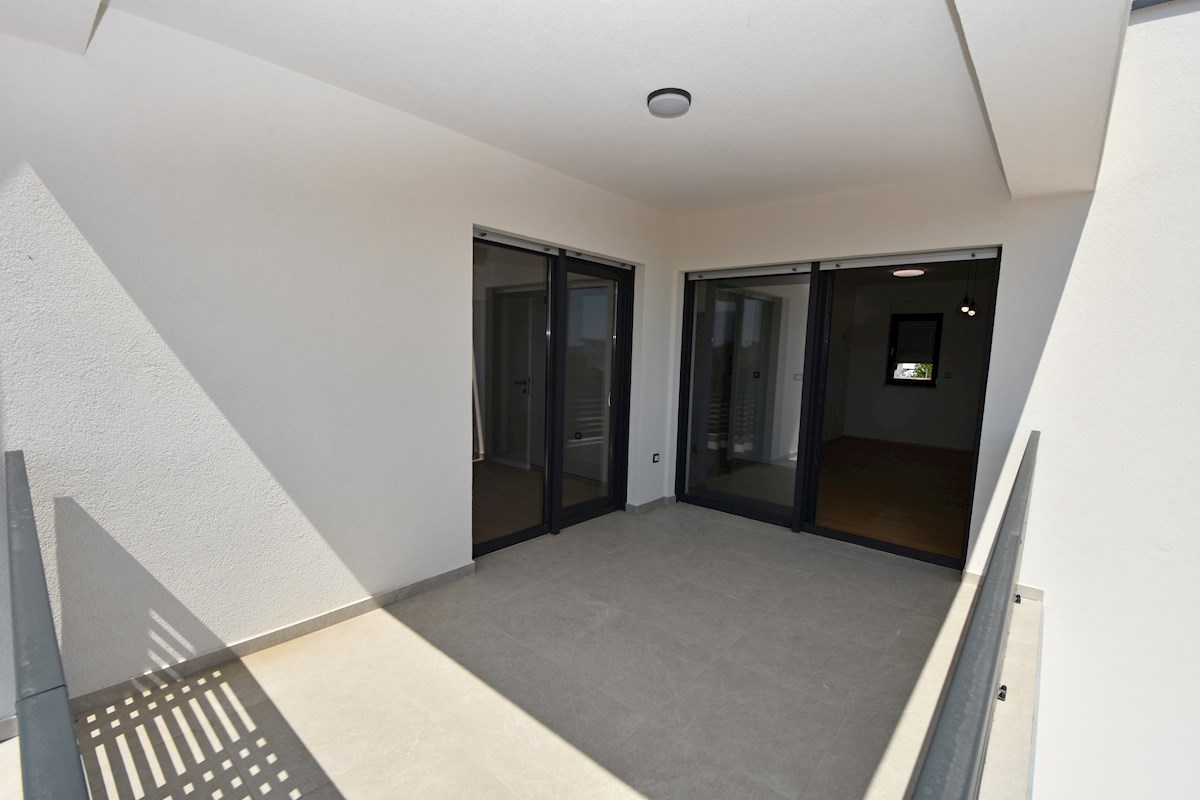 Croazia, Vodice, nuovo appartamento con due camere da letto in vendita, primo piano