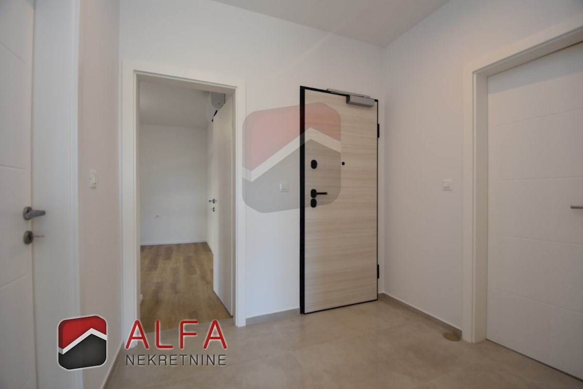 Croazia, Vodice, nuova costruzione, appartamento con tre camere da letto in vendita, due posti auto, vista mare