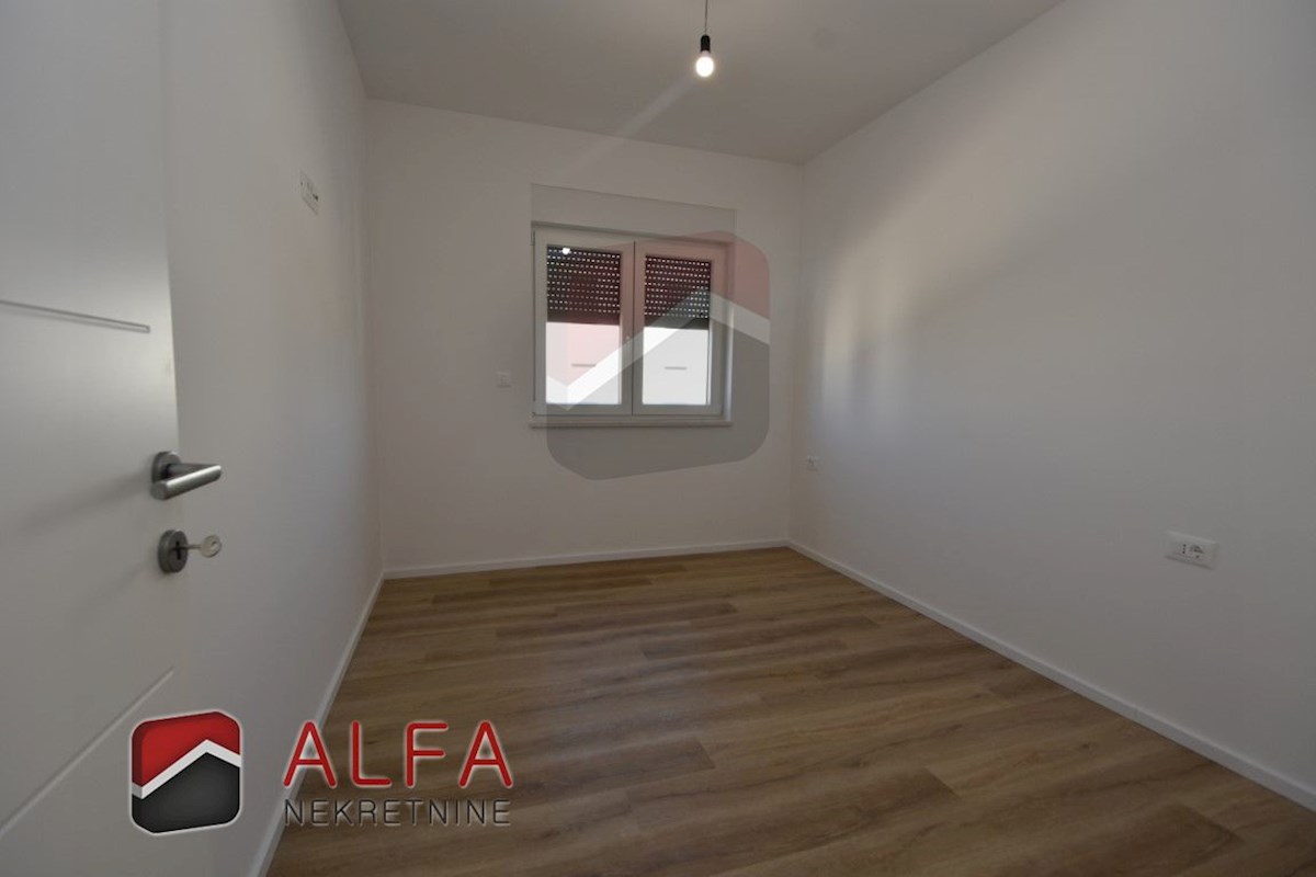 Croazia, Vodice, nuova costruzione, appartamento con tre camere da letto in vendita, due posti auto, vista mare