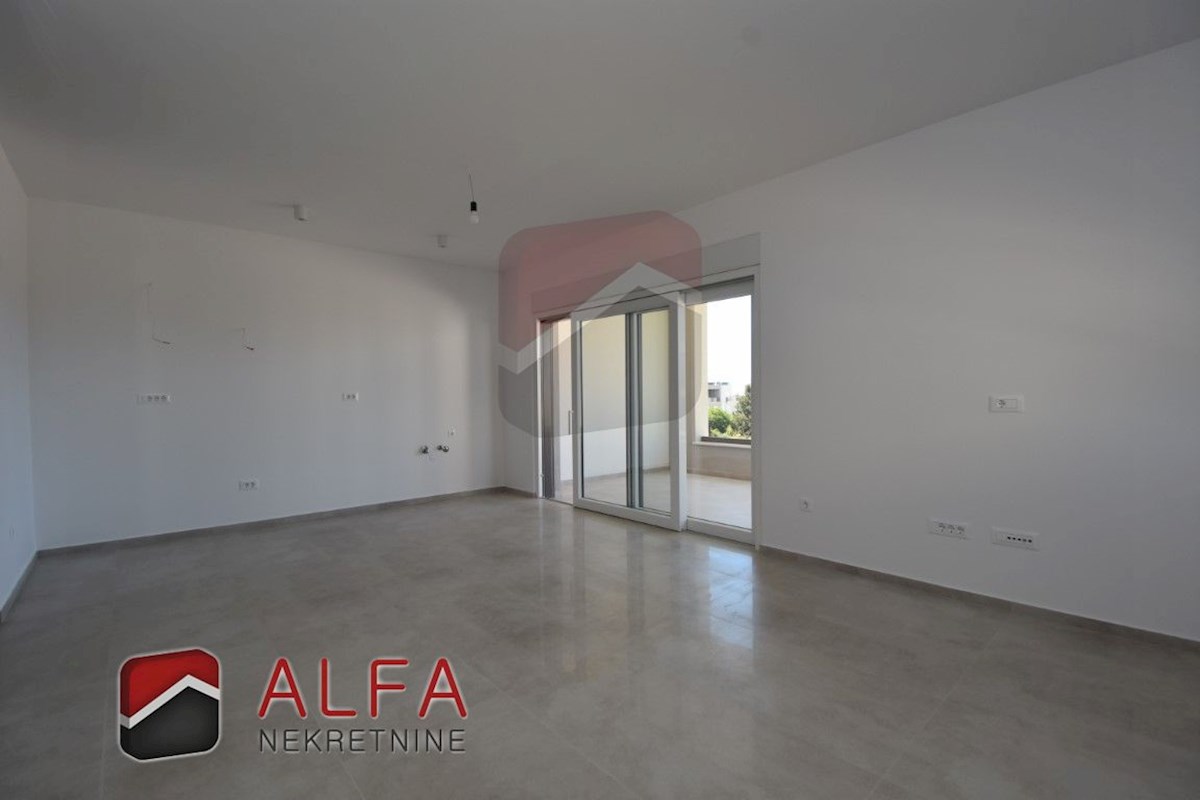 Croazia, Vodice, nuova costruzione, appartamento con tre camere da letto in vendita, due posti auto, vista mare