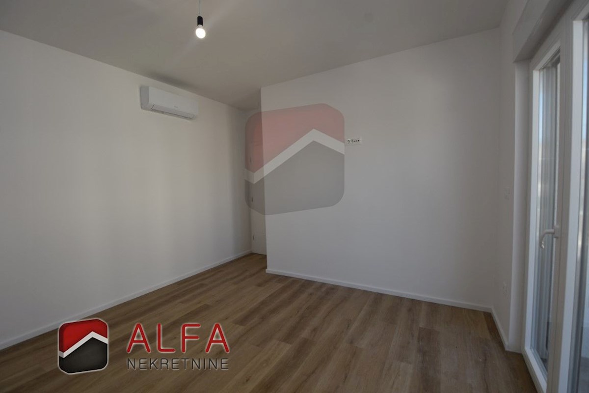 Croazia, Vodice, nuova costruzione, appartamento con tre camere da letto in vendita, due posti auto, vista mare