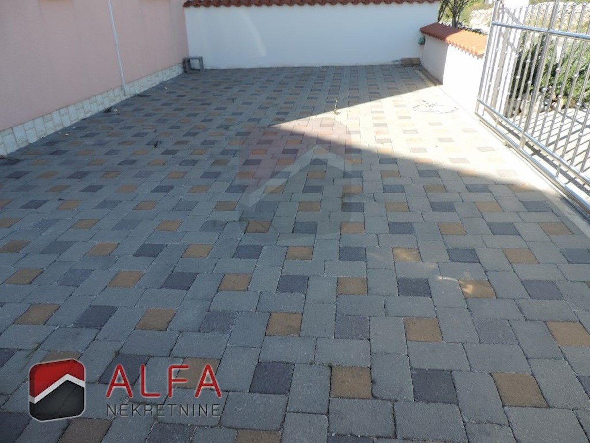 Croazia, Vodice, casa bifamiliare in vendita, con quattro camere da letto