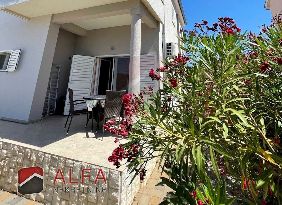 Croazia, Vodice, casa bifamiliare in vendita, con quattro camere da letto