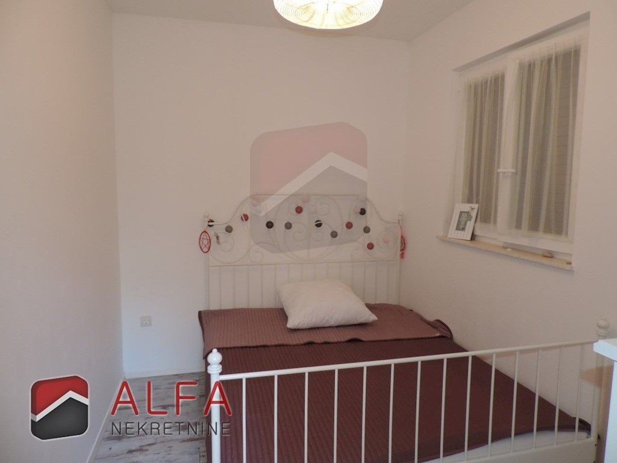 Croazia, Vodice, casa bifamiliare in vendita, con quattro camere da letto