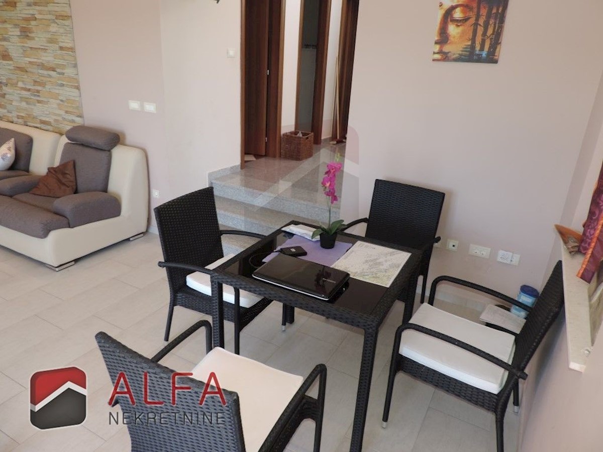 Croazia, Vodice, casa bifamiliare in vendita, con quattro camere da letto