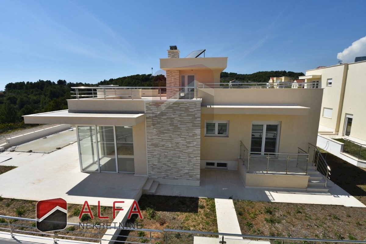 Croazia, Vodice, villa nuova, lussuosa e moderna con piscina e vista panoramica sul mare in vendita