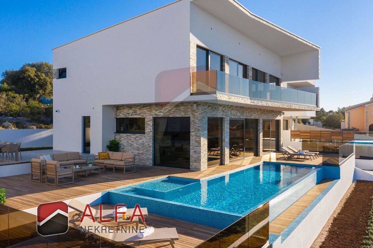 Croazia, Rogoznica, Ražanj, ATTRAENTE, in vendita è una moderna villa di lusso con piscina