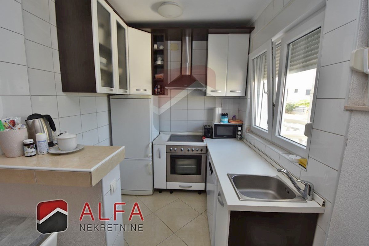 Croazia, Vodice, in vendita due appartamenti arredati + cortile 92 m2