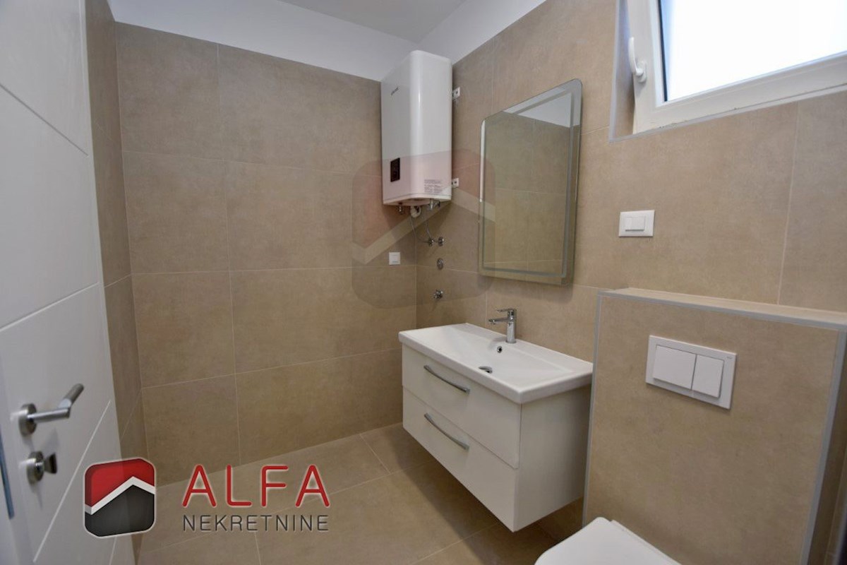 Croazia, Vodice, nuova costruzione, appartamento duplex in vendita, cortile, vicino al mare