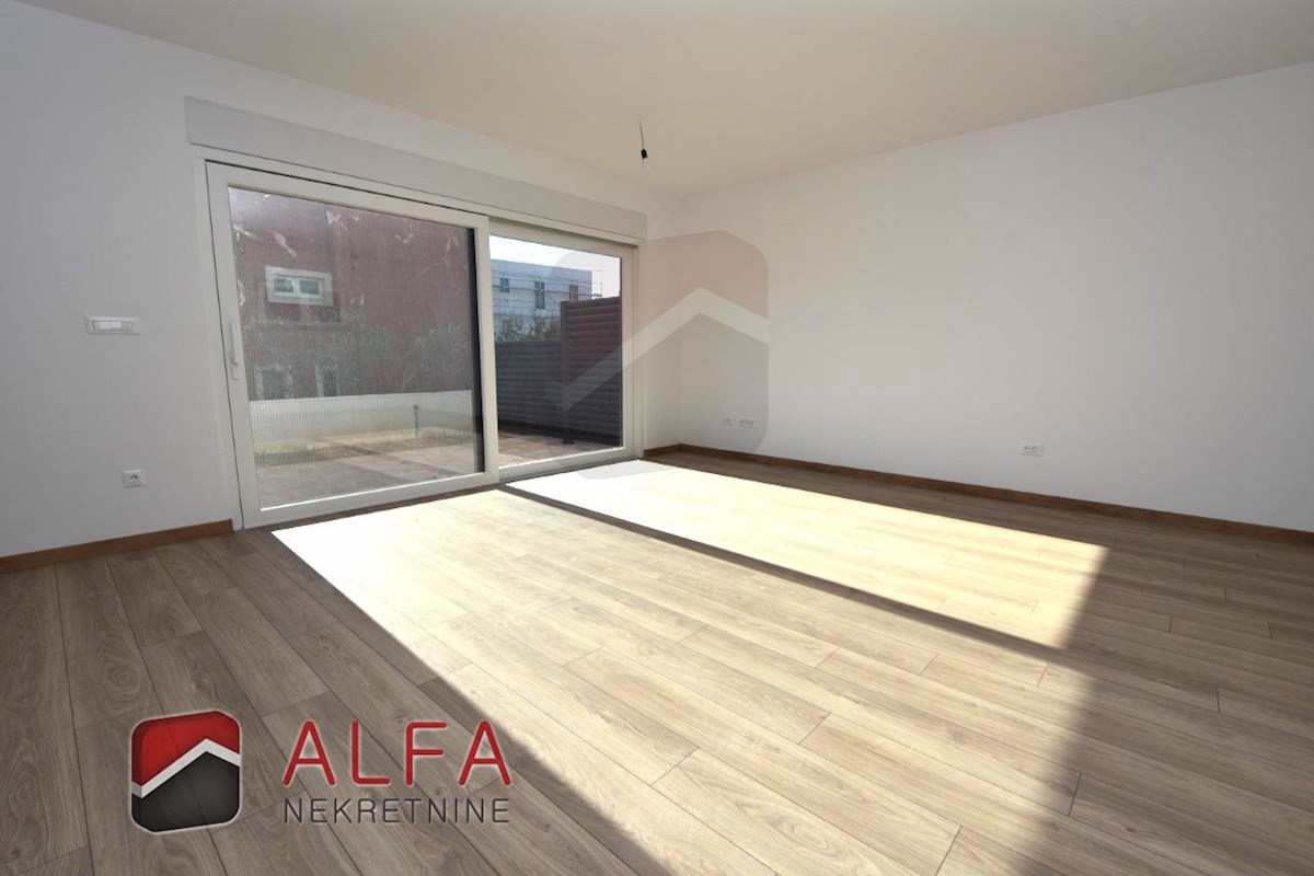 Croazia, Vodice, nuova costruzione, appartamento duplex in vendita, cortile, vicino al mare