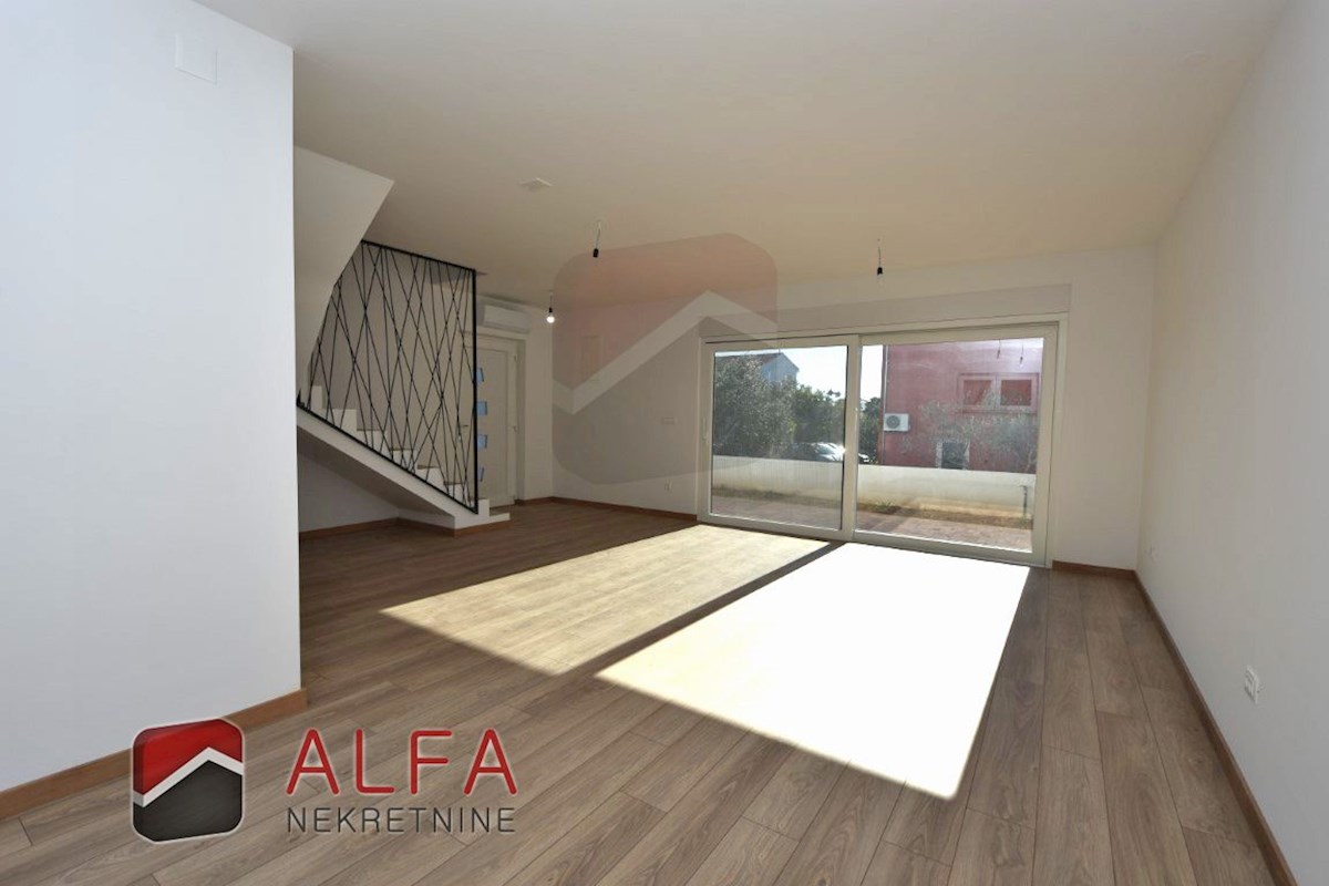 Croazia, Vodice, nuova costruzione, appartamento duplex in vendita, cortile, vicino al mare