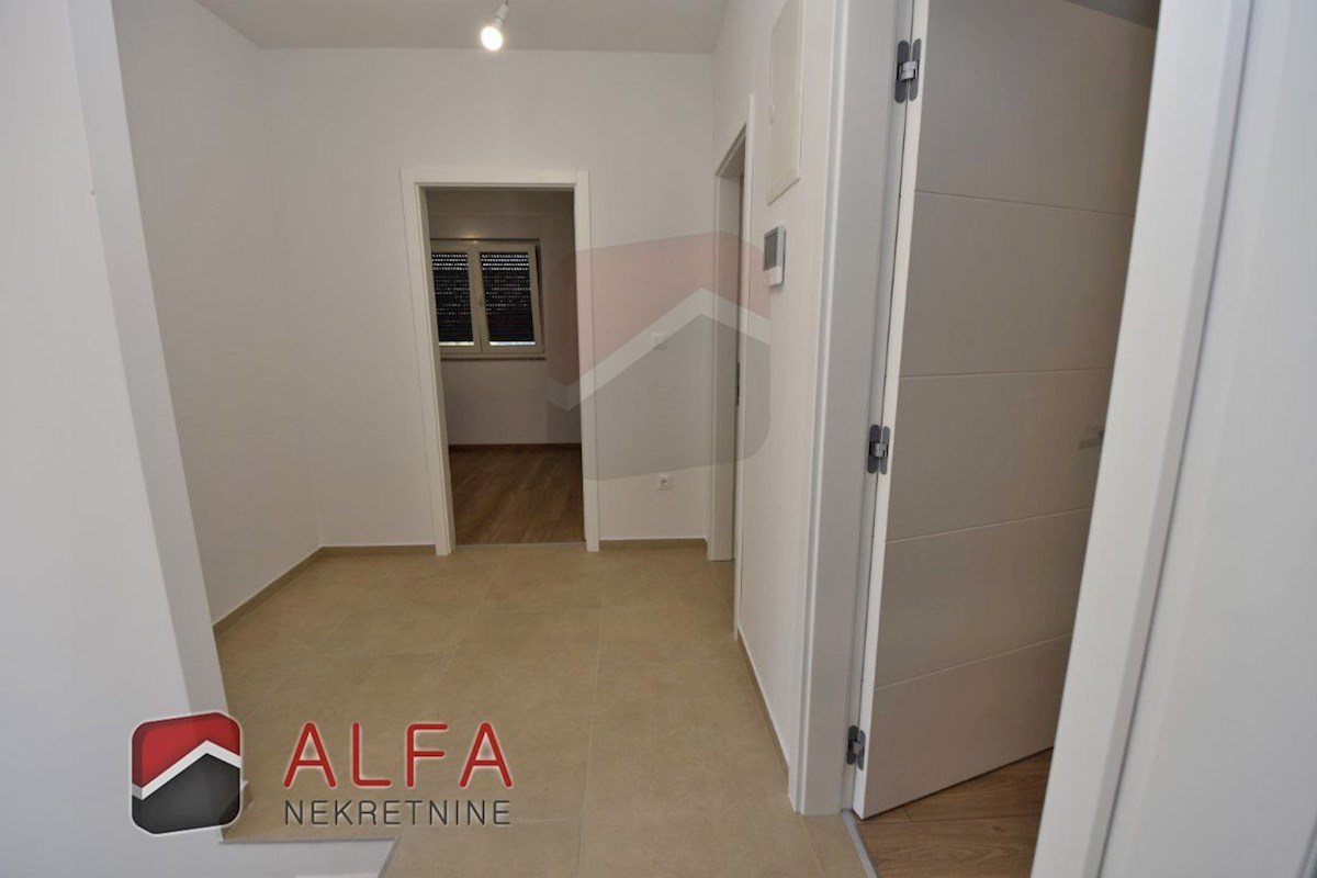 Croazia, Vodice, nuova costruzione, appartamento duplex in vendita, cortile, vicino al mare