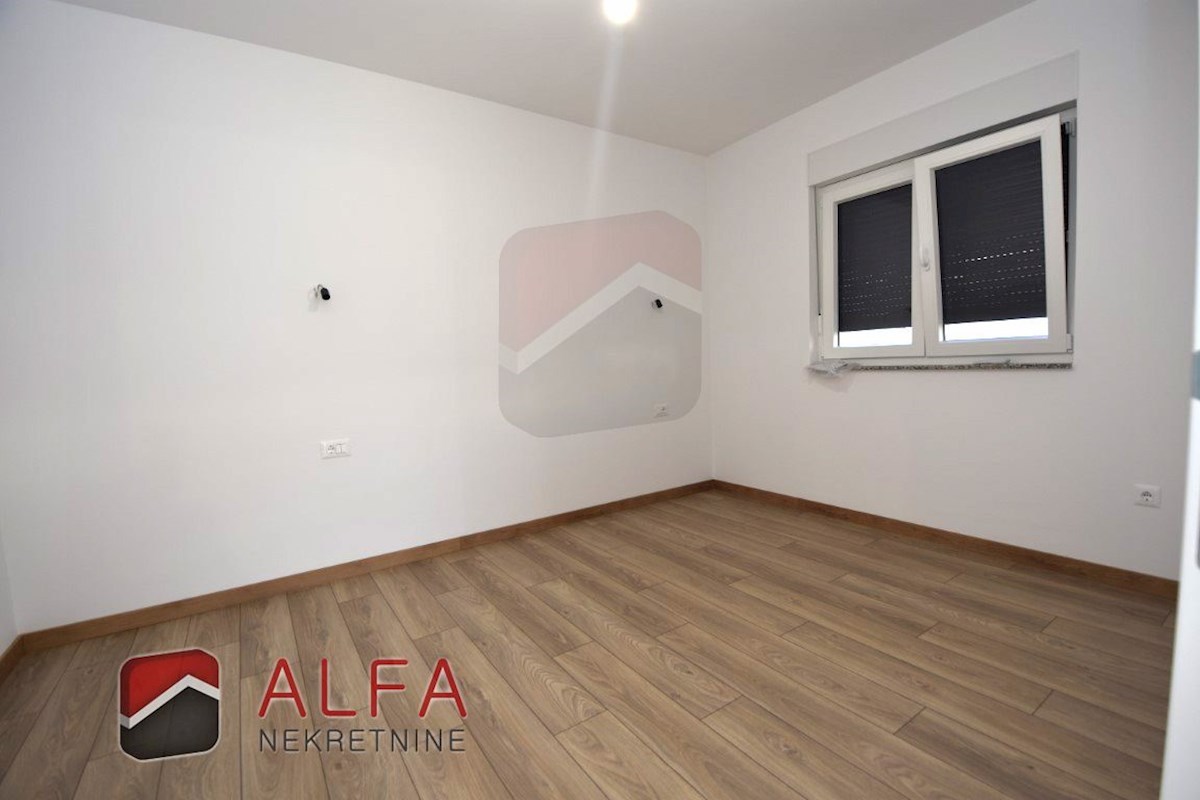 Croazia, Vodice, nuova costruzione, appartamento duplex in vendita, cortile, vicino al mare