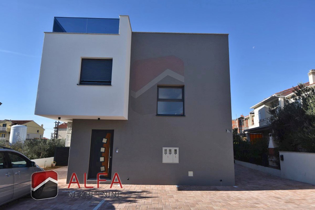 Croazia, Vodice, nuova costruzione, appartamento duplex in vendita, cortile, vicino al mare