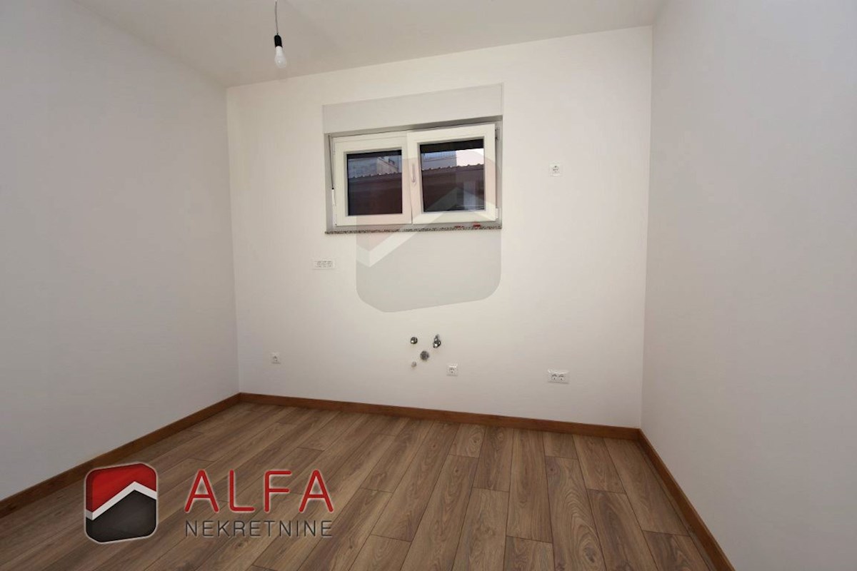 Croazia, Vodice, nuova costruzione, appartamento duplex in vendita, cortile, vicino al mare