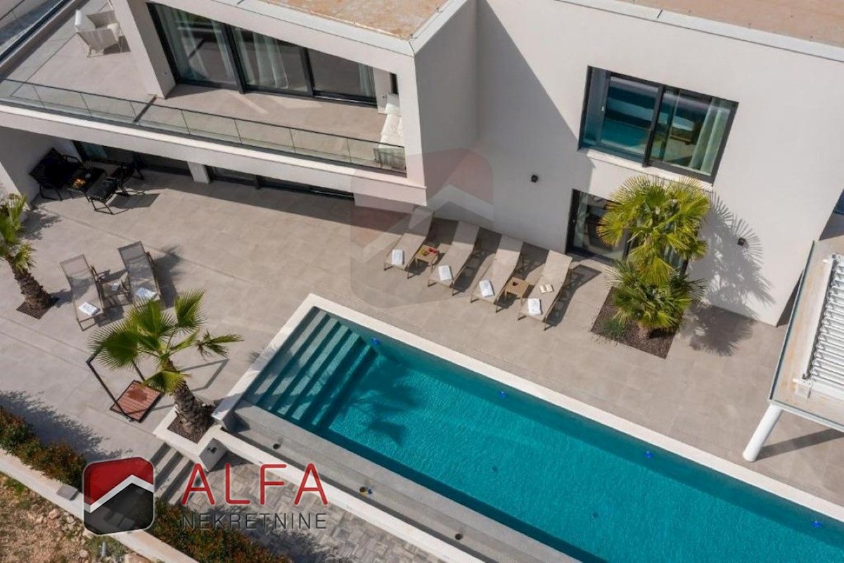 Croazia, Vodice, ATTRAENTE, nuova villa di lusso per famiglie in vendita, con piscina, garage e vista mare