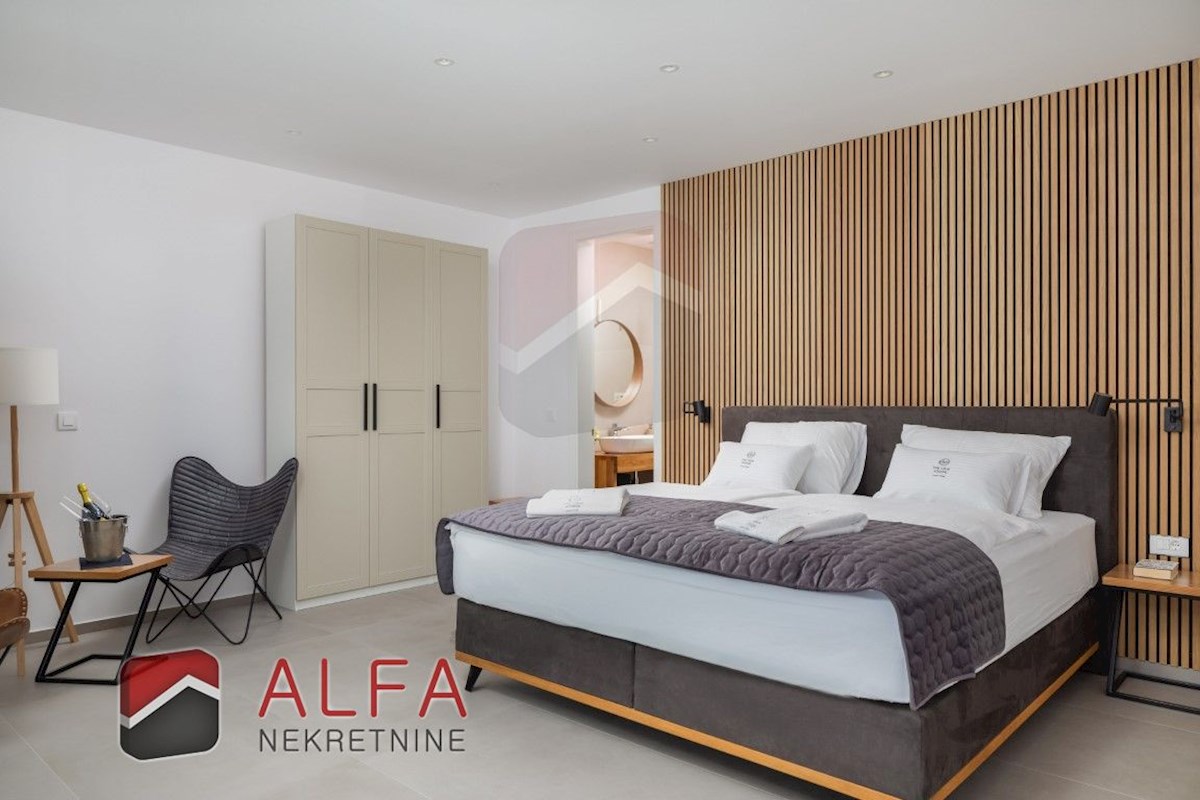Croazia, Vodice, ATTRAENTE, nuova villa di lusso per famiglie in vendita, con piscina, garage e vista mare
