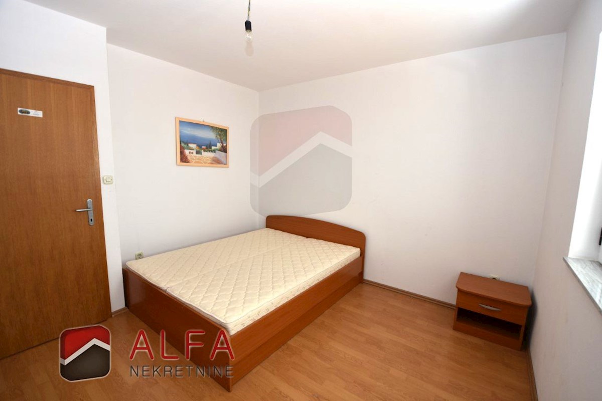 Croazia, Vodice, Srima, casa indipendente in vendita con 5 appartamenti, vicino al mare