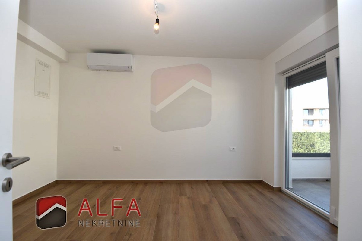 Croazia, Vodice, nuova casa bifamiliare in vendita, con piscina