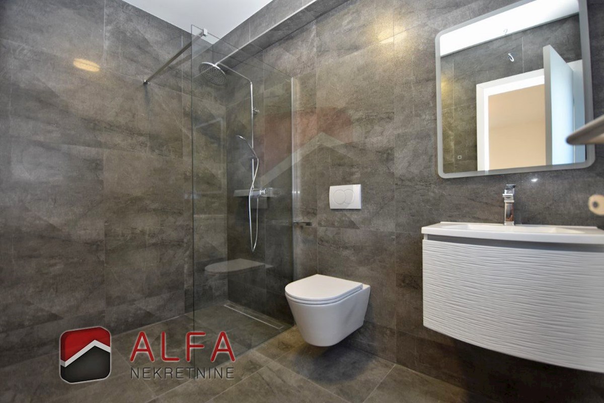 Croazia, Vodice, nuova casa bifamiliare in vendita, con piscina