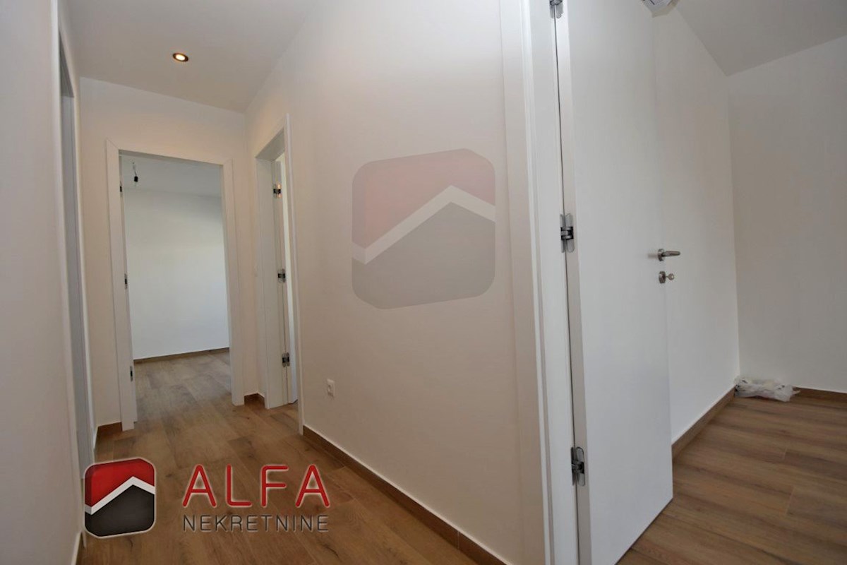 Croazia, Vodice, nuova casa bifamiliare in vendita, con piscina