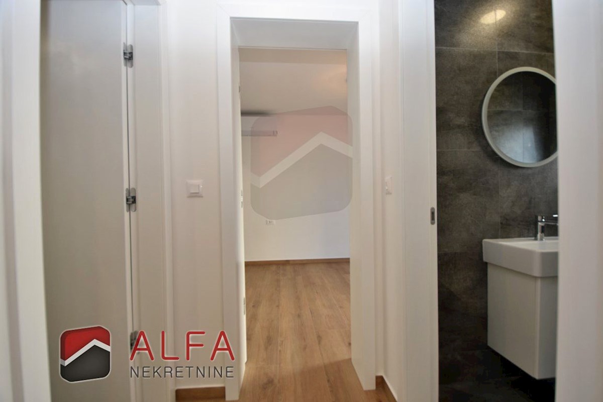 Croazia, Vodice, nuova casa bifamiliare in vendita, con piscina