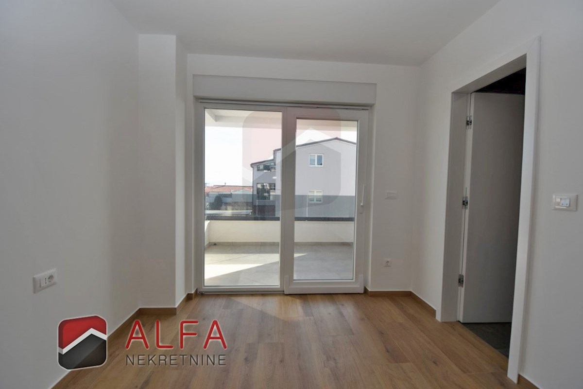 Croazia, Vodice, nuova casa bifamiliare in vendita, con piscina