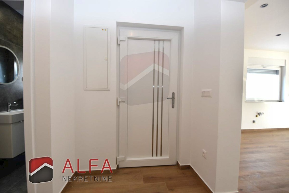 Croazia, Vodice, nuova casa bifamiliare in vendita, con piscina