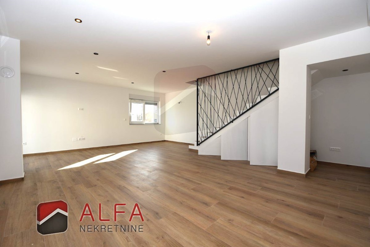 Croazia, Vodice, nuova casa bifamiliare in vendita, con piscina