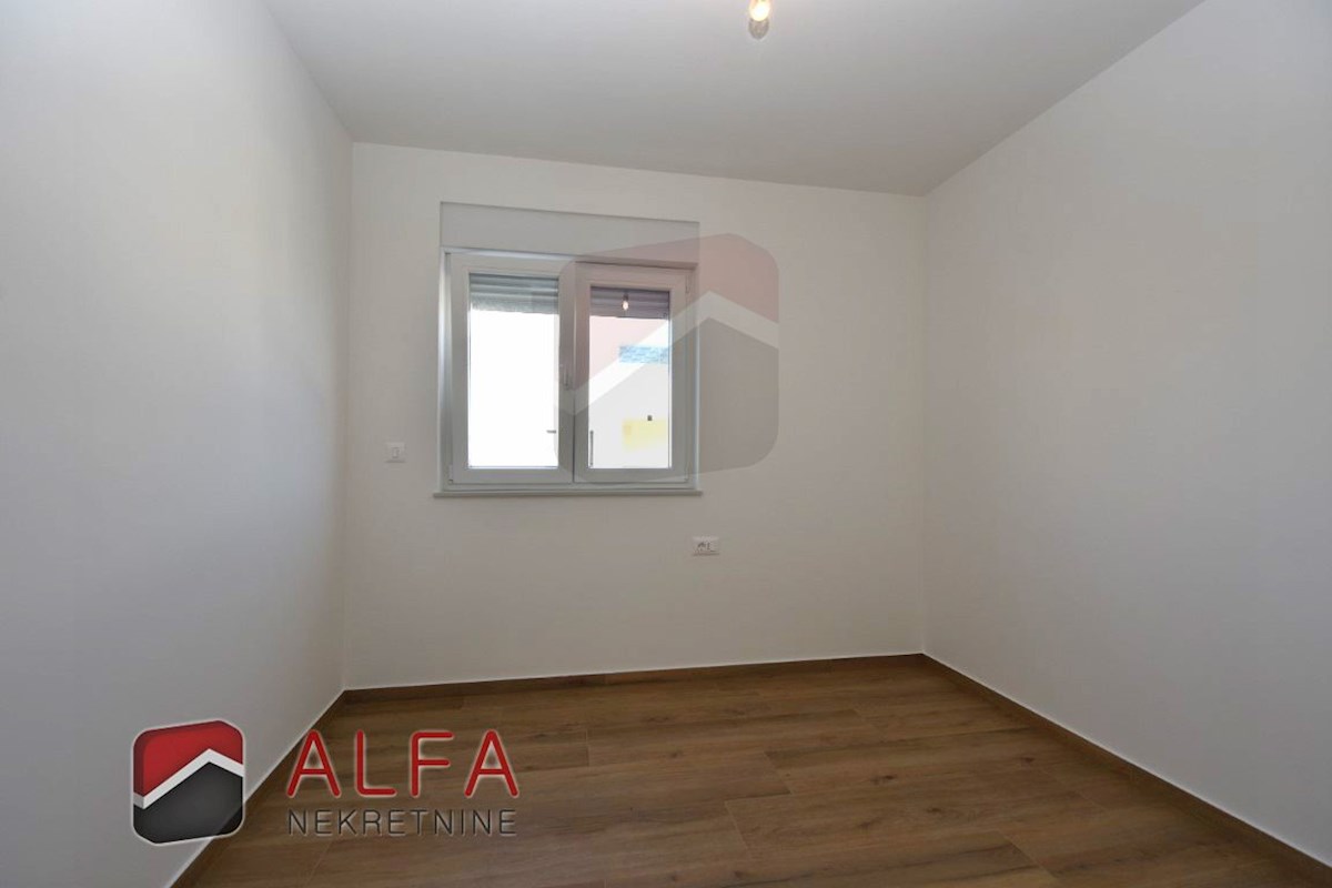 Croazia, Vodice, nuova casa bifamiliare in vendita, con piscina