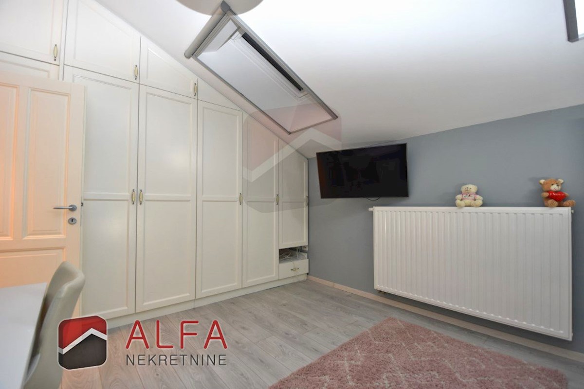 Croazia, Vodice - elegante casa unifamiliare in vendita su un terreno di 1.382 m²