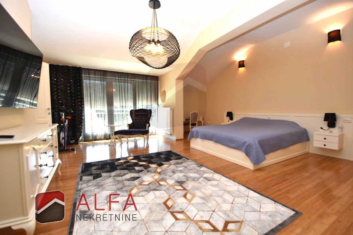 Croazia, Vodice - elegante casa unifamiliare in vendita su un terreno di 1.382 m²