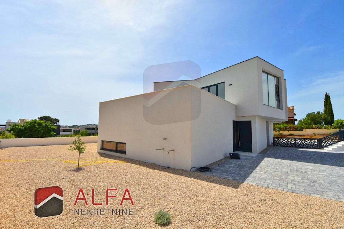 Croazia, Vodice, in vendita nuova casa bifamiliare con piscina e vista sul mare