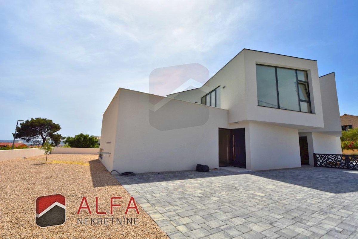 Croazia, Vodice, in vendita nuova casa bifamiliare con piscina e vista sul mare