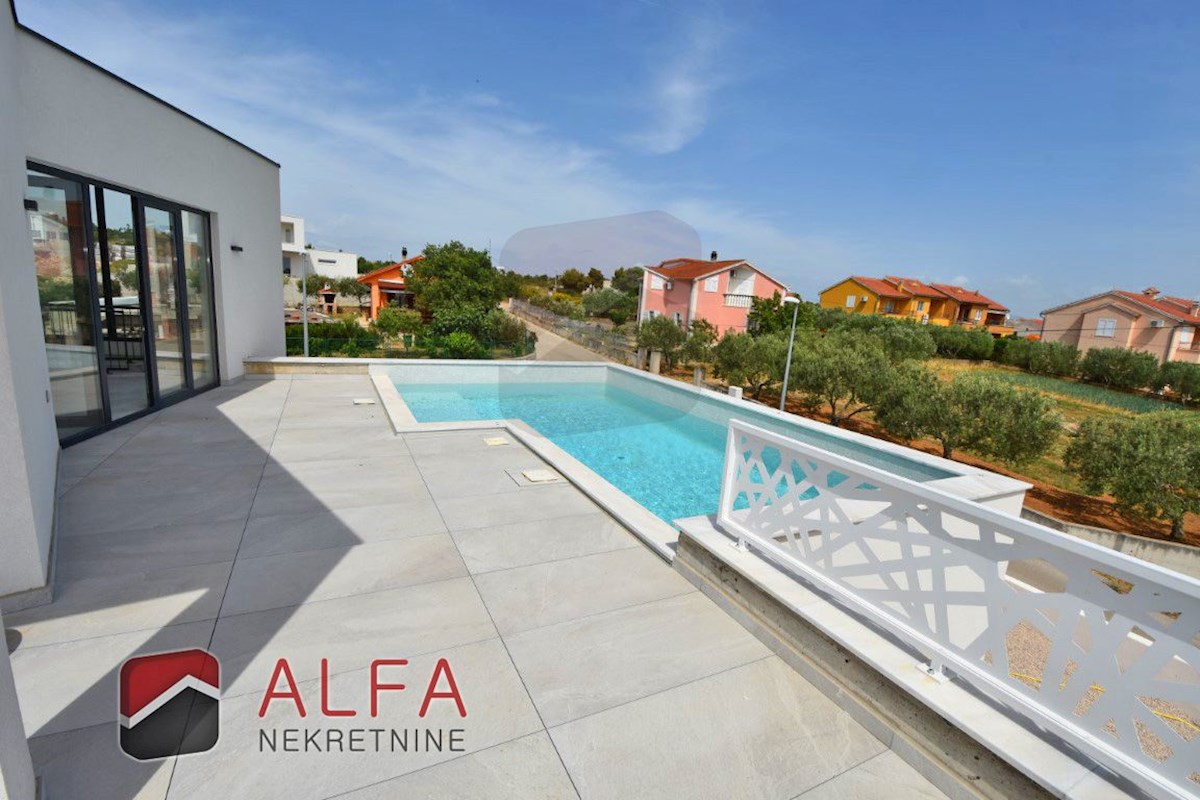 Croazia, Vodice, in vendita nuova casa bifamiliare con piscina e vista sul mare