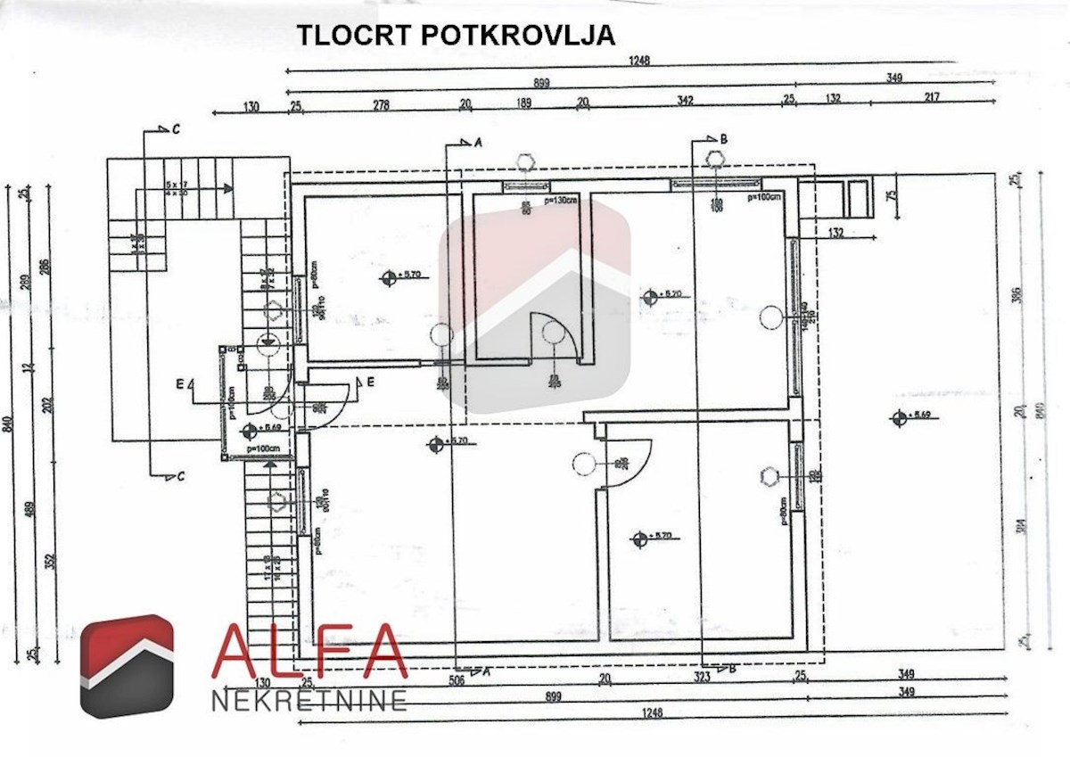 Croazia, centro di Vodice, casa indipendente in vendita con 5 appartamenti, vista mare