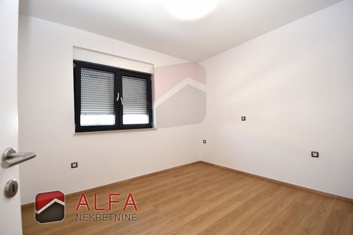 Croazia, Vodice, nuovo appartamento con tre camere da letto in vendita, primo piano