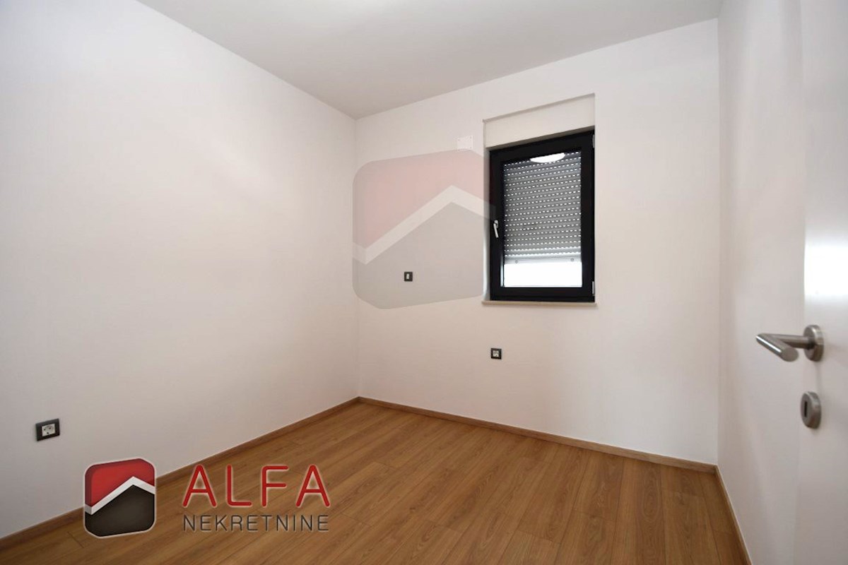 Croazia, Vodice, nuovo appartamento con tre camere da letto in vendita, primo piano