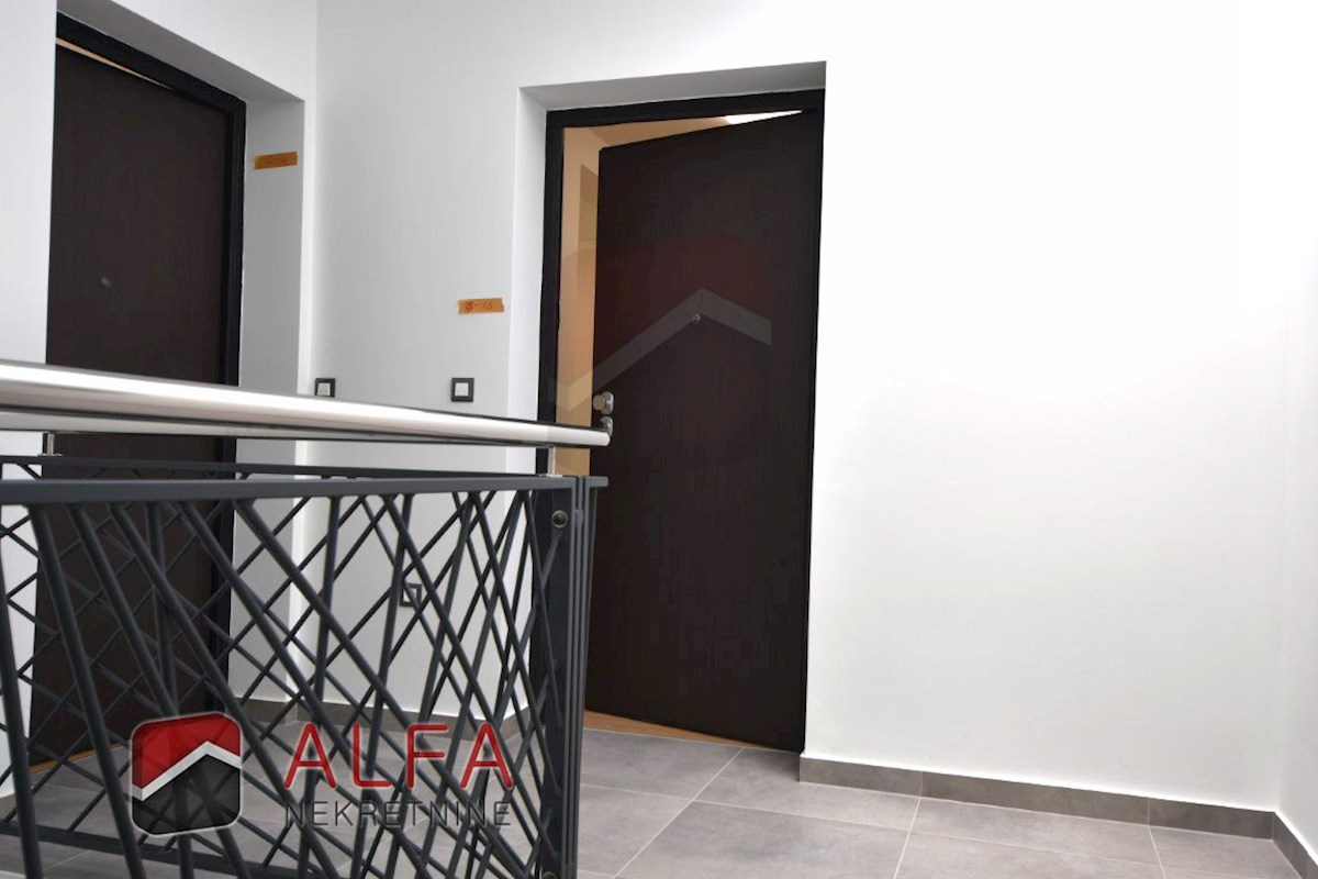 Croazia, Vodice, nuovo appartamento con tre camere da letto in vendita, primo piano