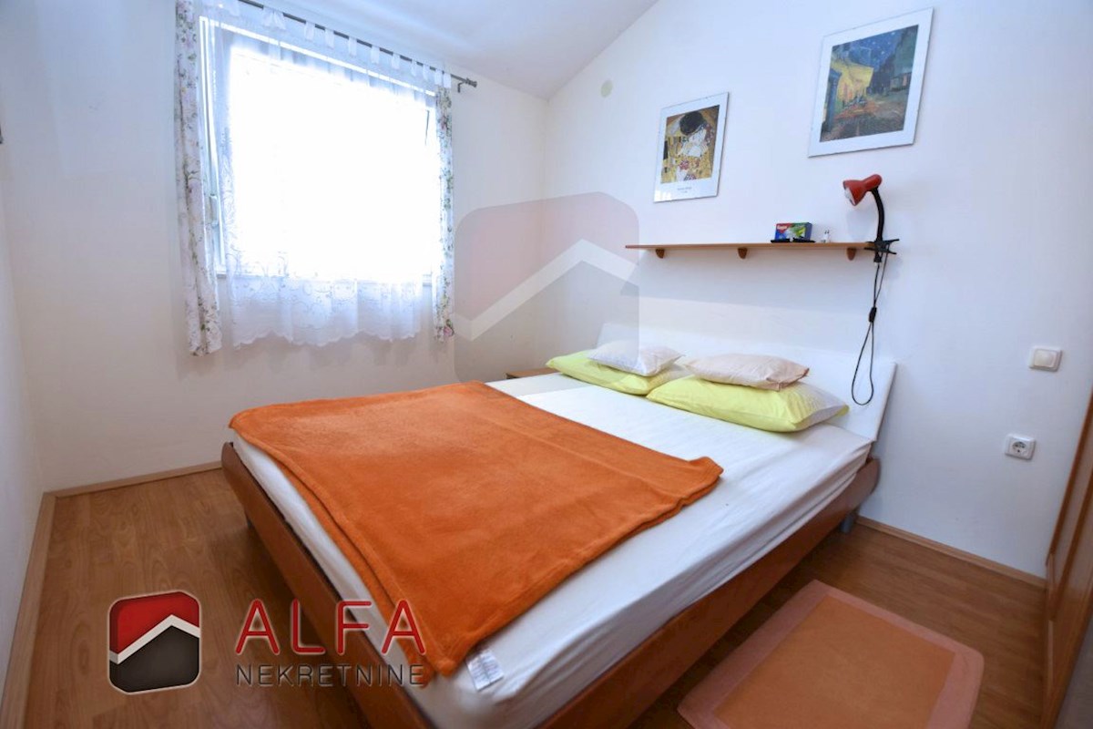 Croazia, Jadrija – casa bifamiliare in vendita, giardino e piccola piscina