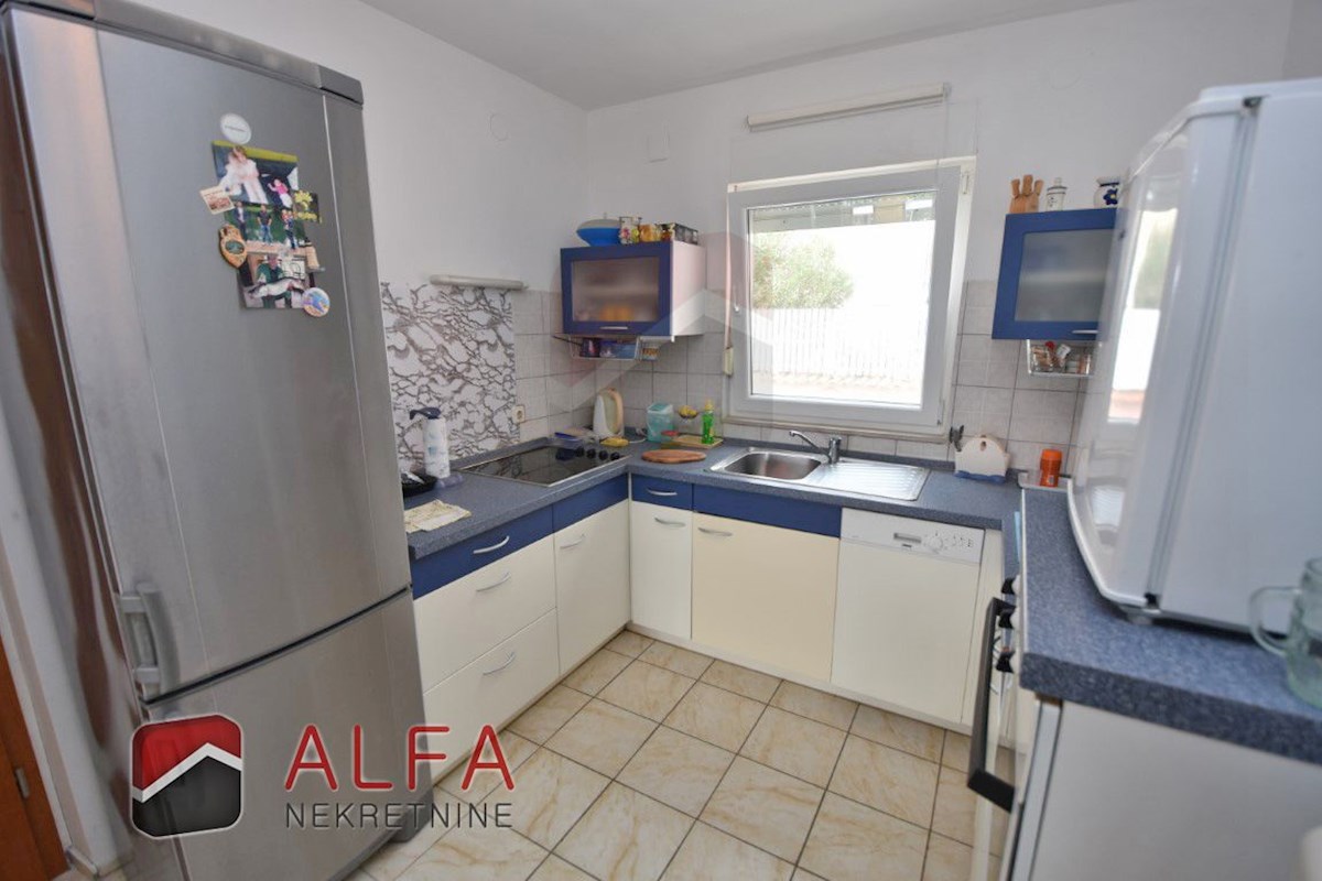 Croazia, Jadrija – casa bifamiliare in vendita, giardino e piccola piscina