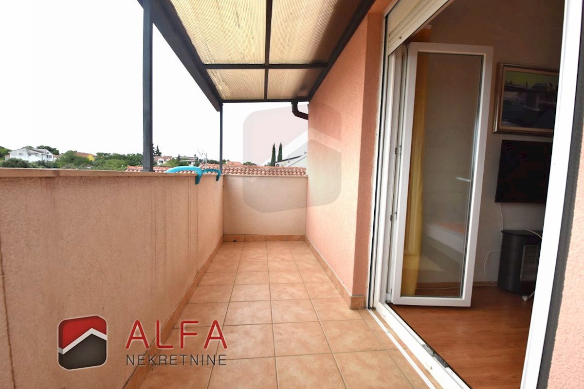 Croazia, Jadrija – casa bifamiliare in vendita, giardino e piccola piscina