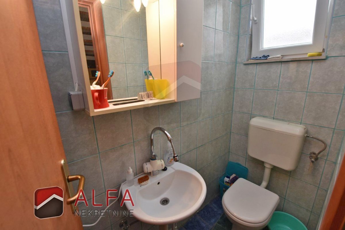 Croazia, Jadrija – casa bifamiliare in vendita, giardino e piccola piscina