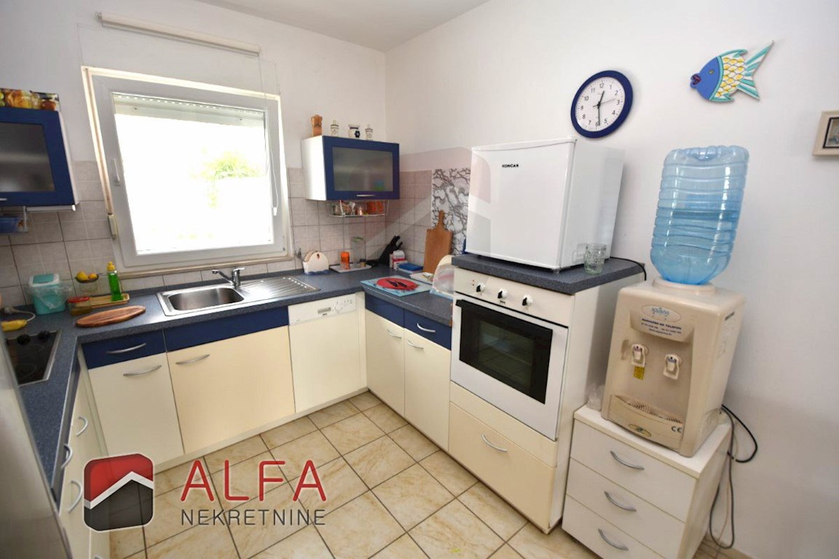 Croazia, Jadrija – casa bifamiliare in vendita, giardino e piccola piscina