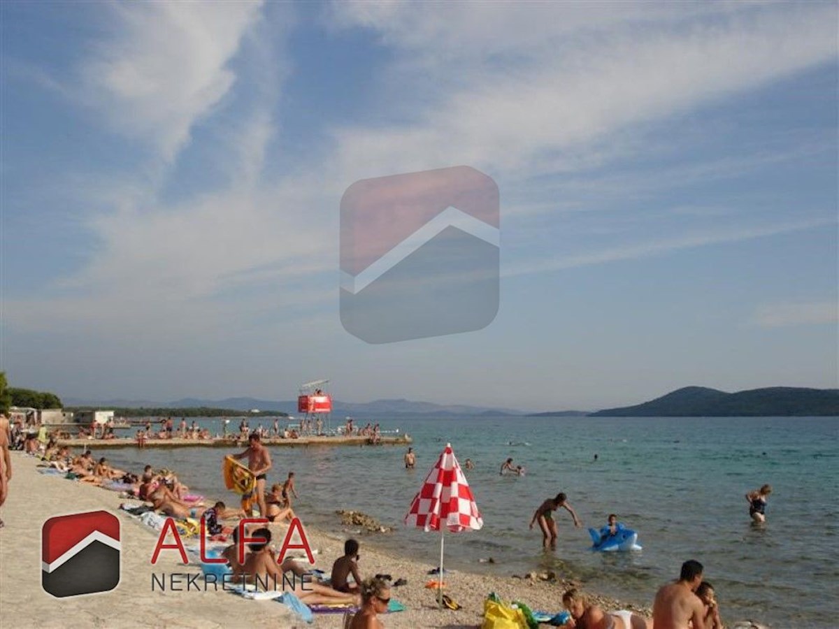 Croazia, Jadrija – casa bifamiliare in vendita, giardino e piccola piscina