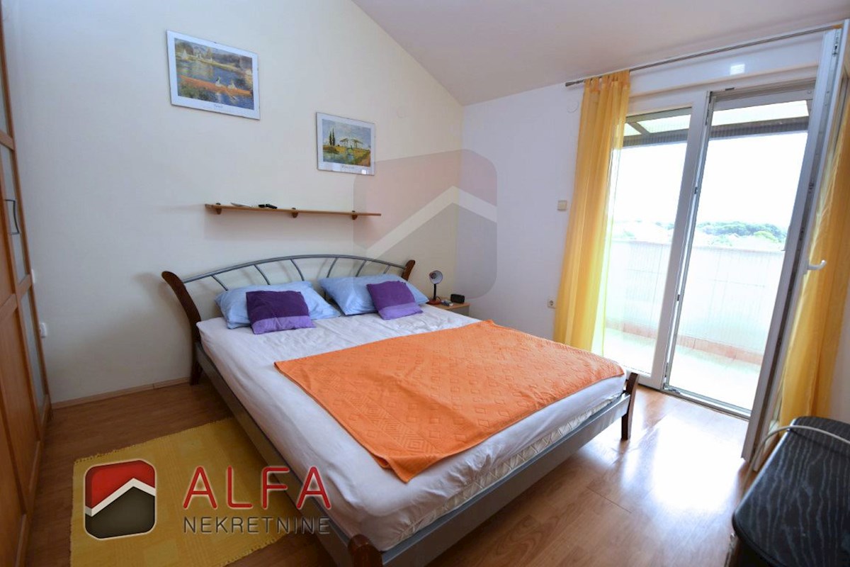 Croazia, Jadrija – casa bifamiliare in vendita, giardino e piccola piscina