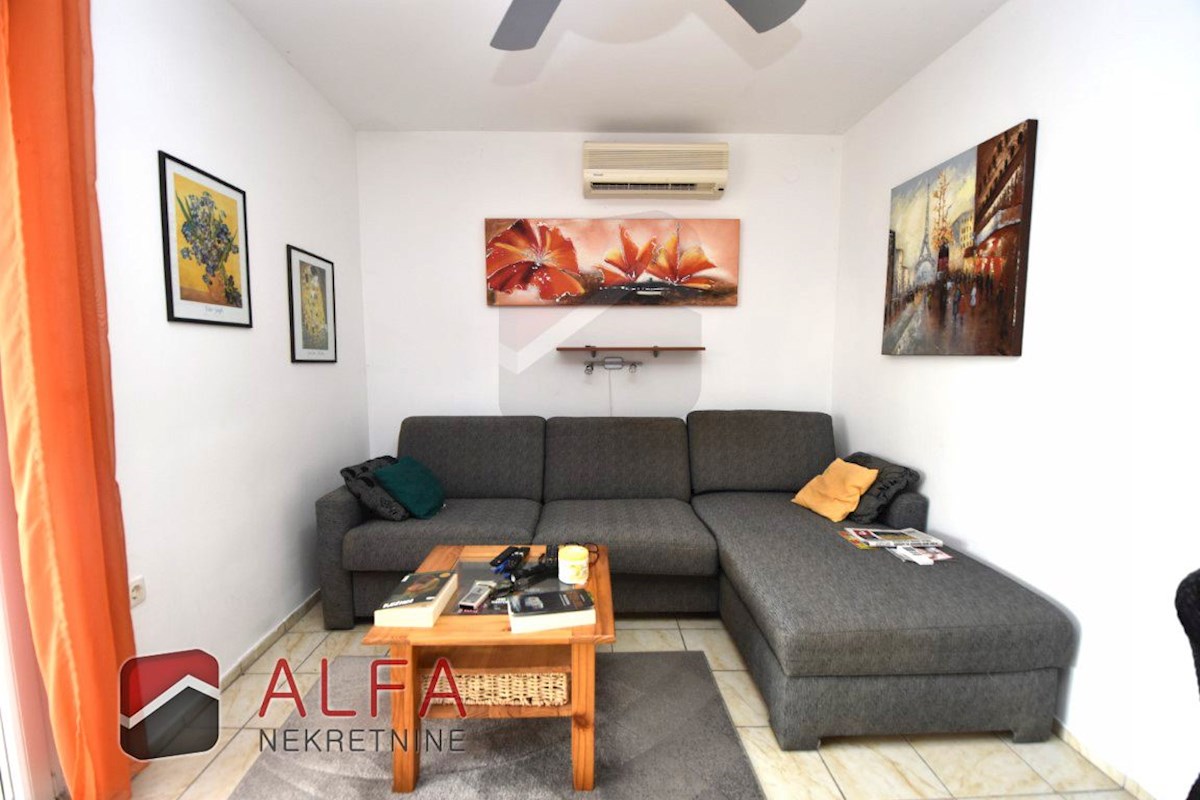 Croazia, Jadrija – casa bifamiliare in vendita, giardino e piccola piscina