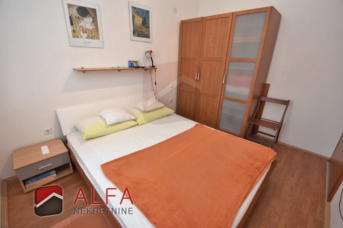 Croazia, Jadrija – casa bifamiliare in vendita, giardino e piccola piscina